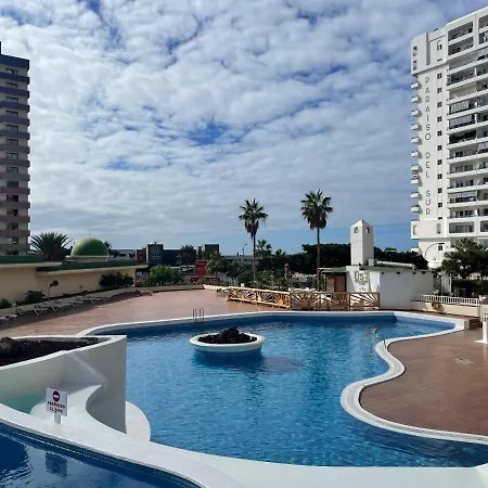 Апартаменты Modern 2-bedroom With Stunning View