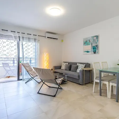 Апартаменты Modern 2-bedroom With Stunning View *